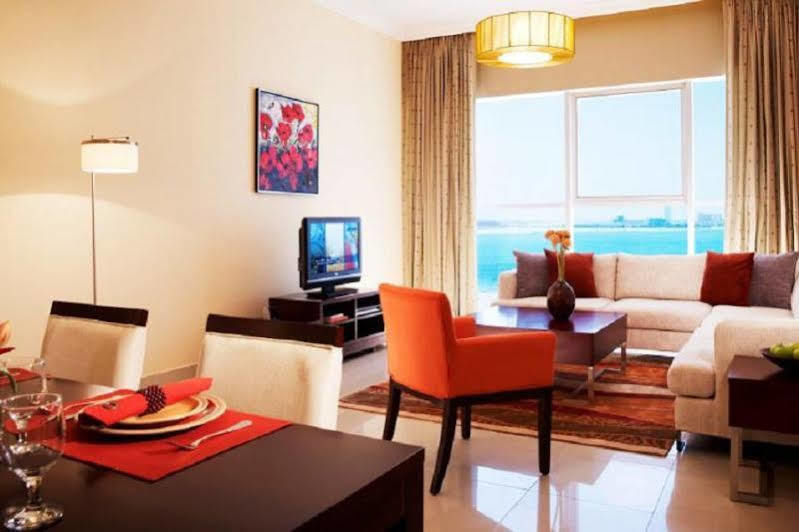 Somerset West Bay דוחה מראה חיצוני תמונה A living room in a typical apartment